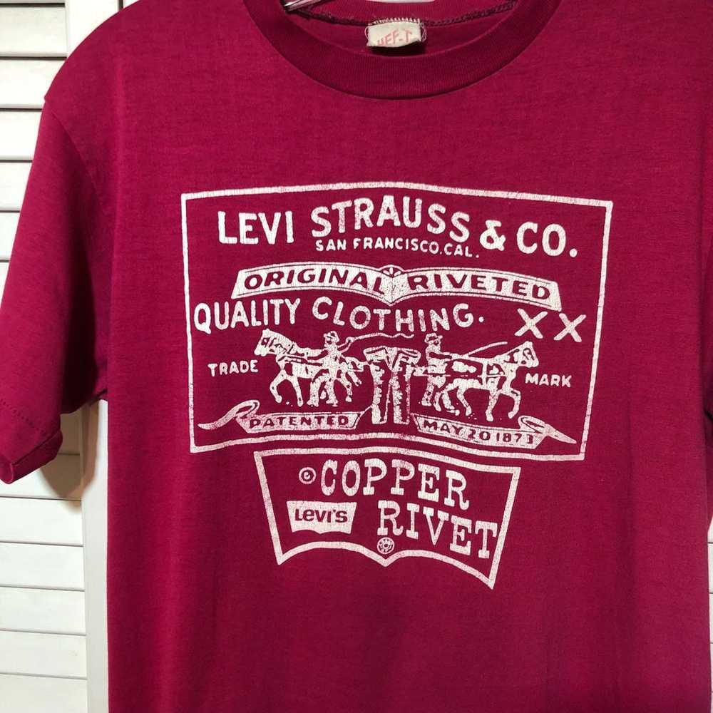RARE Vintage Levi’s T-shirt — size M - image 2
