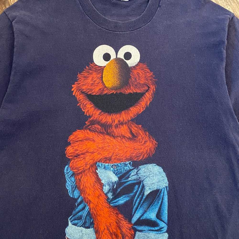 Vintage 1990s Elmo Flex Pose Single Stitch Shirt - image 3