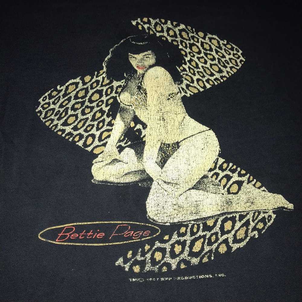 Vintage 90s Bettie Page Mosquitohead - image 3