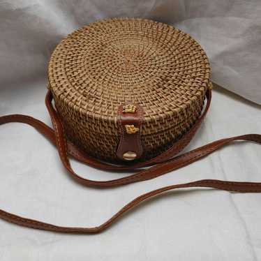 Other Boho Chic Rattan Round Crossbody Bag with G… - image 1