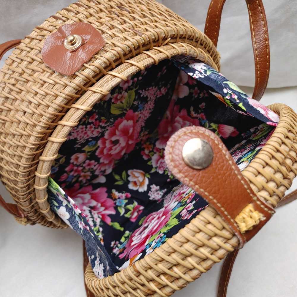 Other Boho Chic Rattan Round Crossbody Bag with G… - image 2