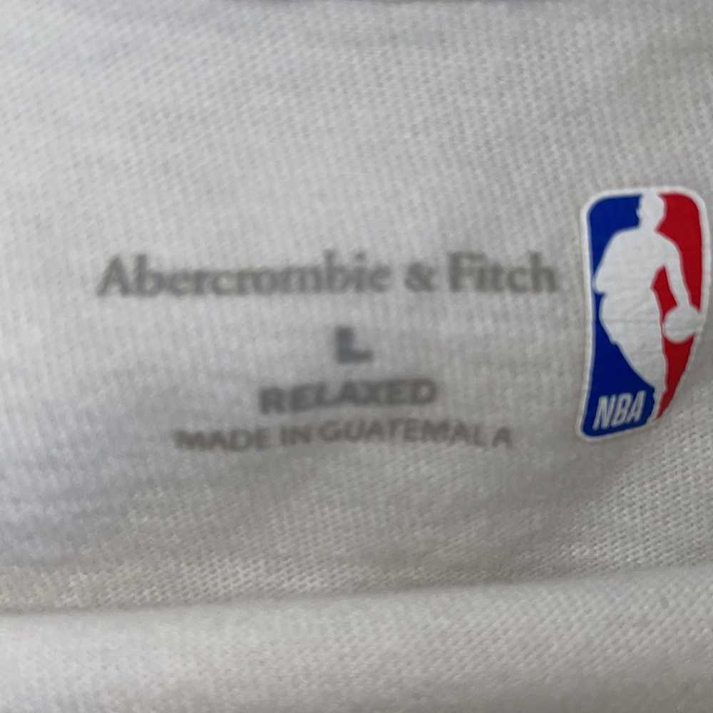 Chicago Bulls NBA Vintage T-Shirt - image 2
