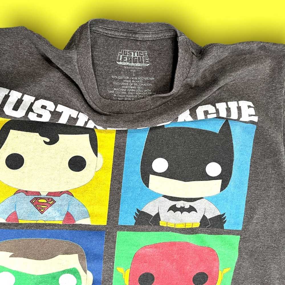 (L) Justice League Pop Heroes Graphic T-Shirt 21.… - image 2