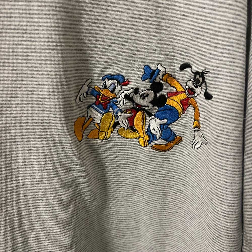 Vintage 90s Mickey Mouse & Co Shirt Goofy Donald … - image 2