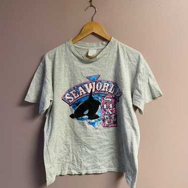 Seaworld vintage shirt shamu