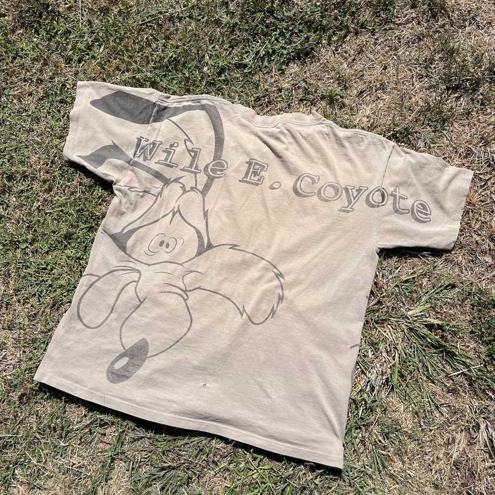Vintage 90s Wile E Coyote T Shirt Size L All Over… - image 2