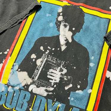 https://img.gem.app/885133879/1t/1700949749/bob-dylan-t-shirt.jpg