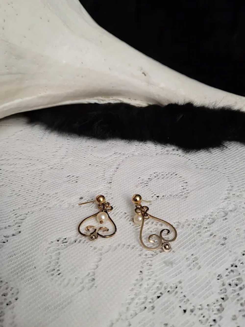 14K Gold Filigree Dangle Earring with Cultured Pe… - image 3