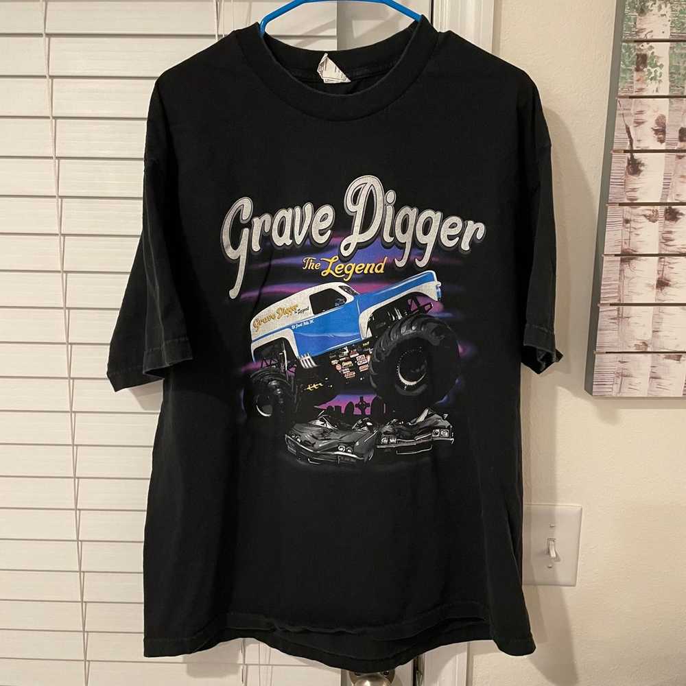 Vintage/Y2K Gravedigger Shirt - image 1