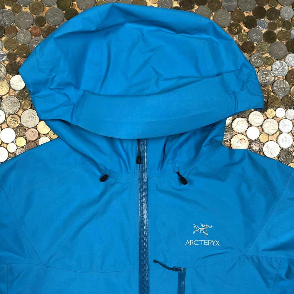 Arc'Teryx Arc'Teryx Beta WMNS Jacket with hoodie - image 2