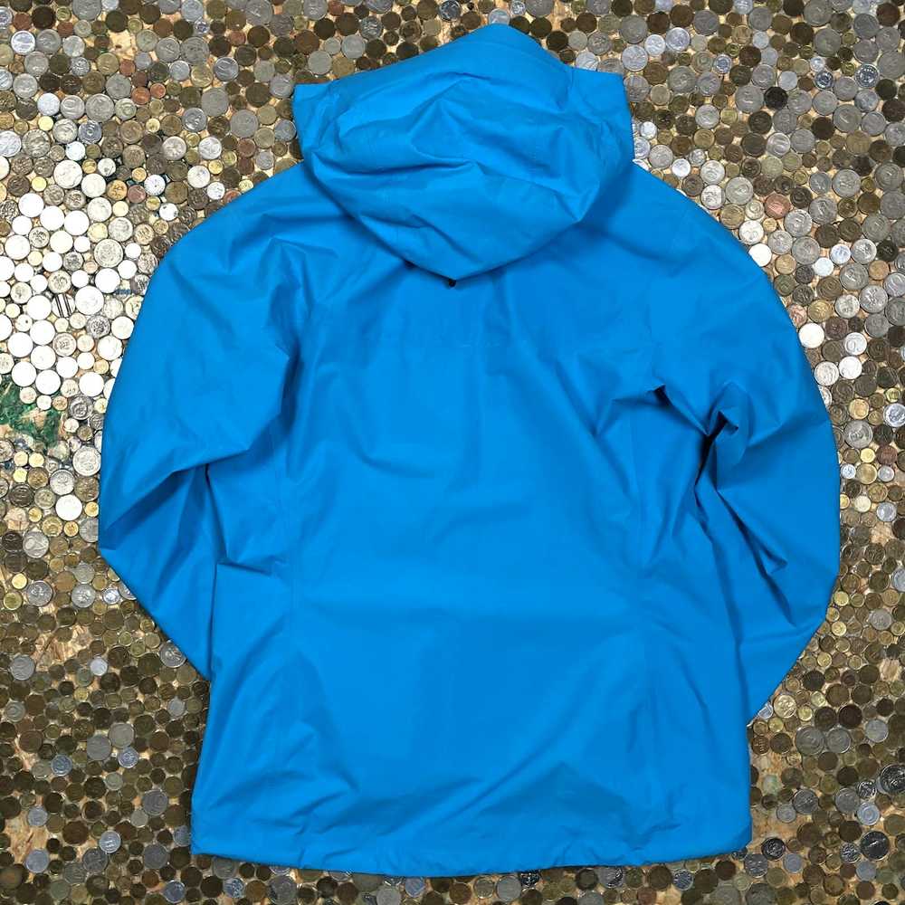 Arc'Teryx Arc'Teryx Beta WMNS Jacket with hoodie - image 5