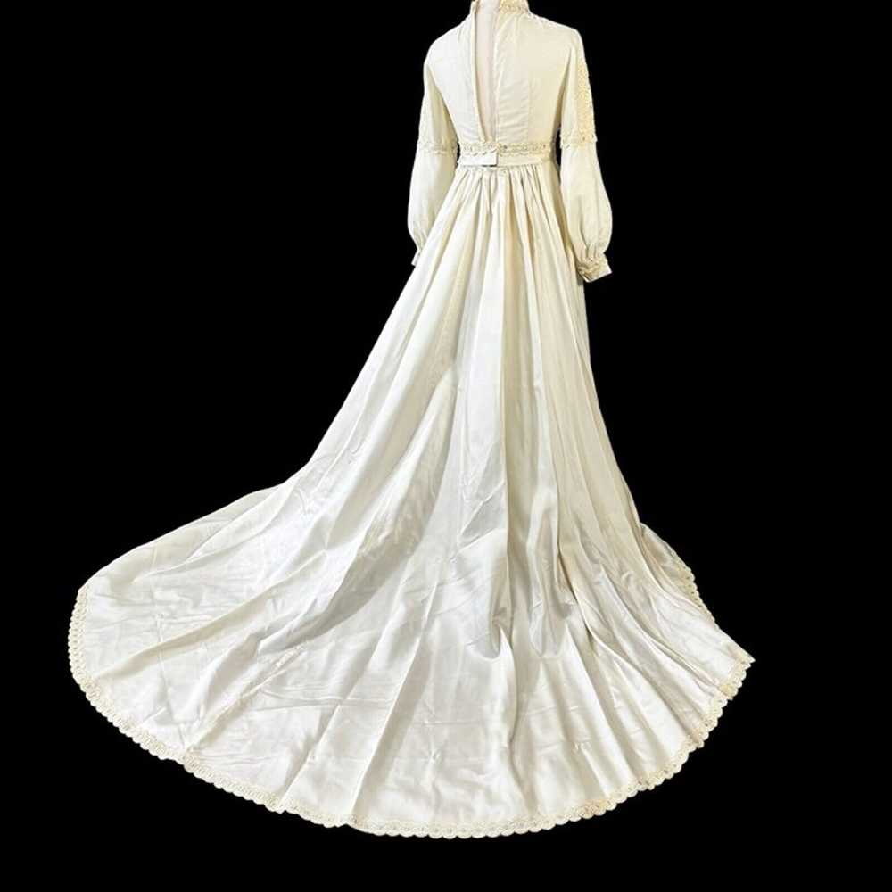 Winter Wedding Dress White Velvet Satin Blue Trim… - image 10