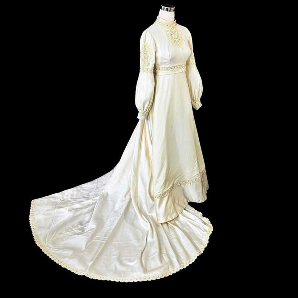 Winter Wedding Dress White Velvet Satin Blue Trim… - image 2