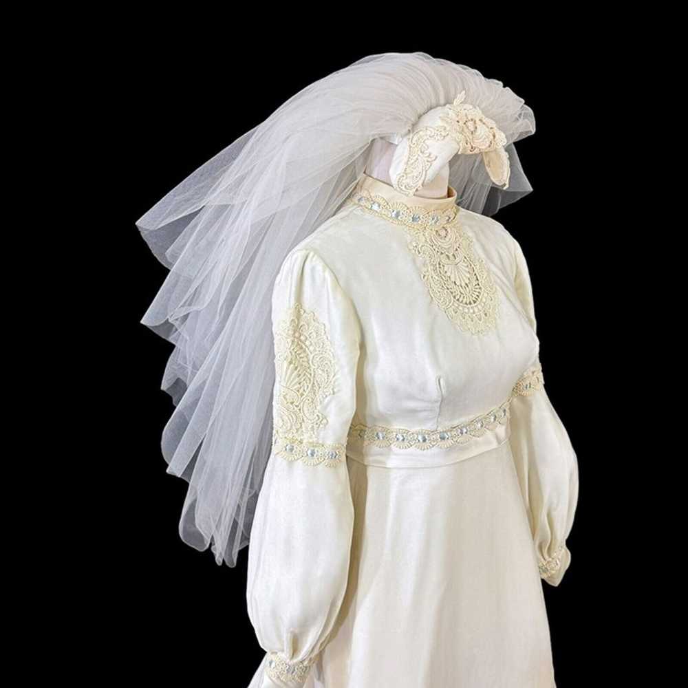 Winter Wedding Dress White Velvet Satin Blue Trim… - image 3