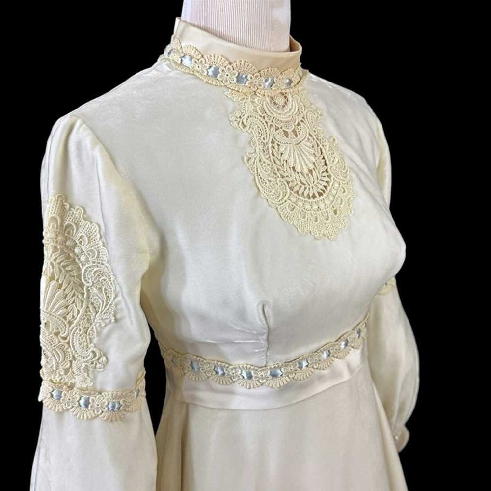 Winter Wedding Dress White Velvet Satin Blue Trim… - image 4