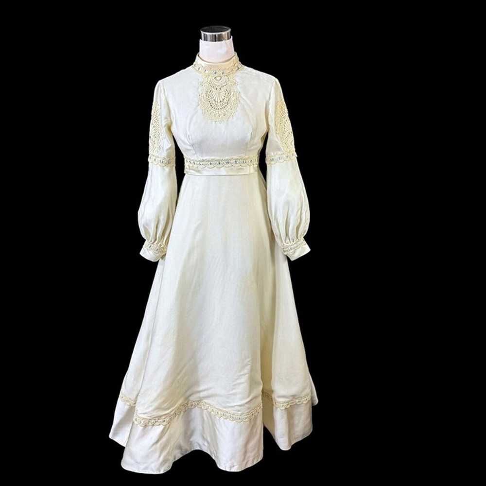 Winter Wedding Dress White Velvet Satin Blue Trim… - image 6