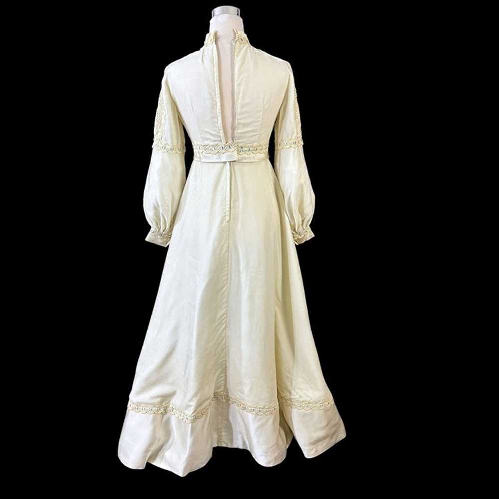 Winter Wedding Dress White Velvet Satin Blue Trim… - image 8