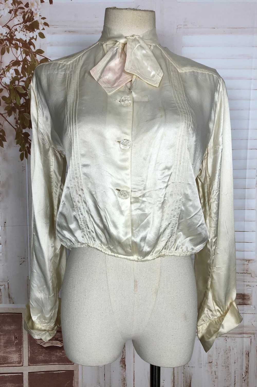 Stunning Original 1930s Vintage White Silk Satin … - image 4