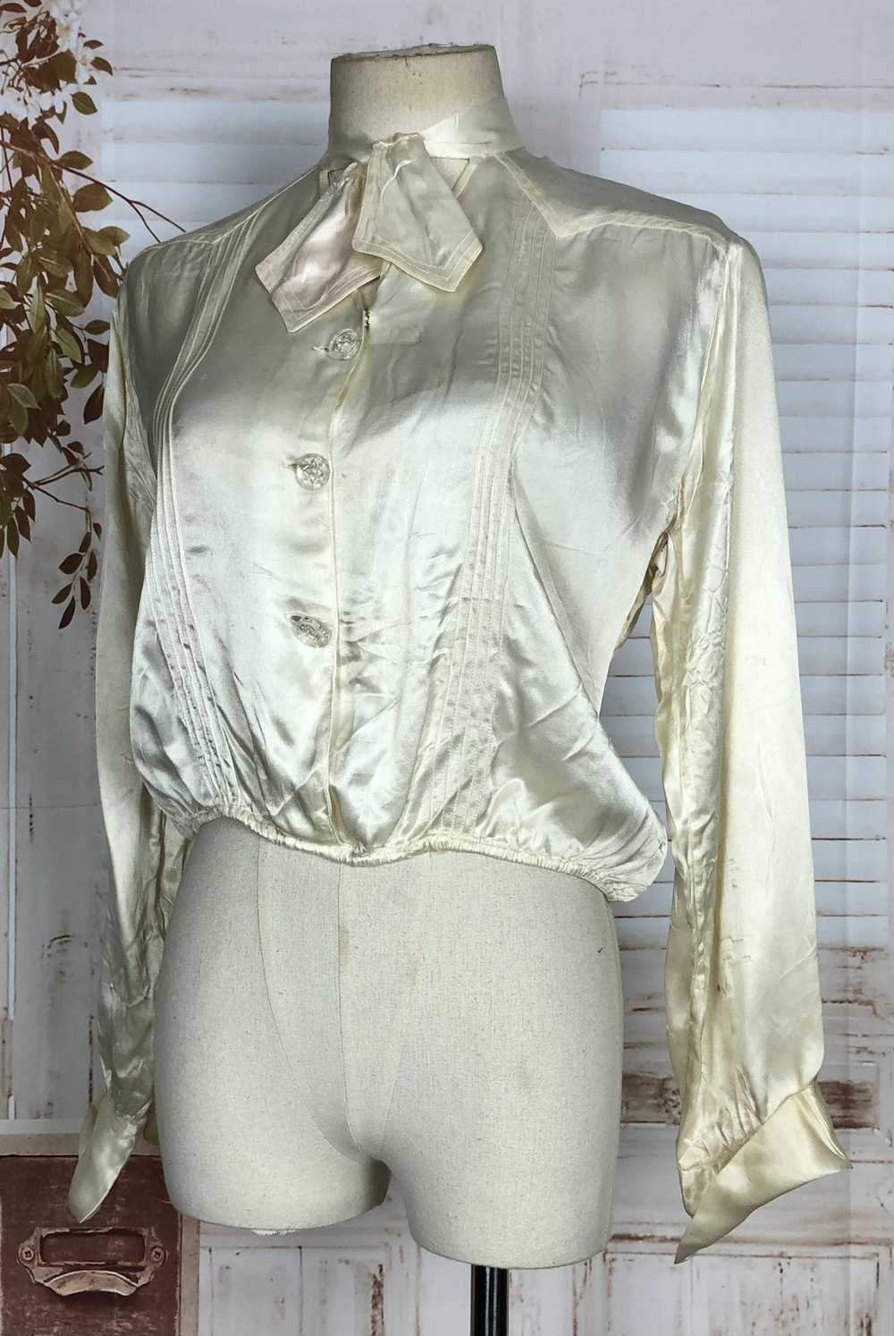 Stunning Original 1930s Vintage White Silk Satin … - image 5