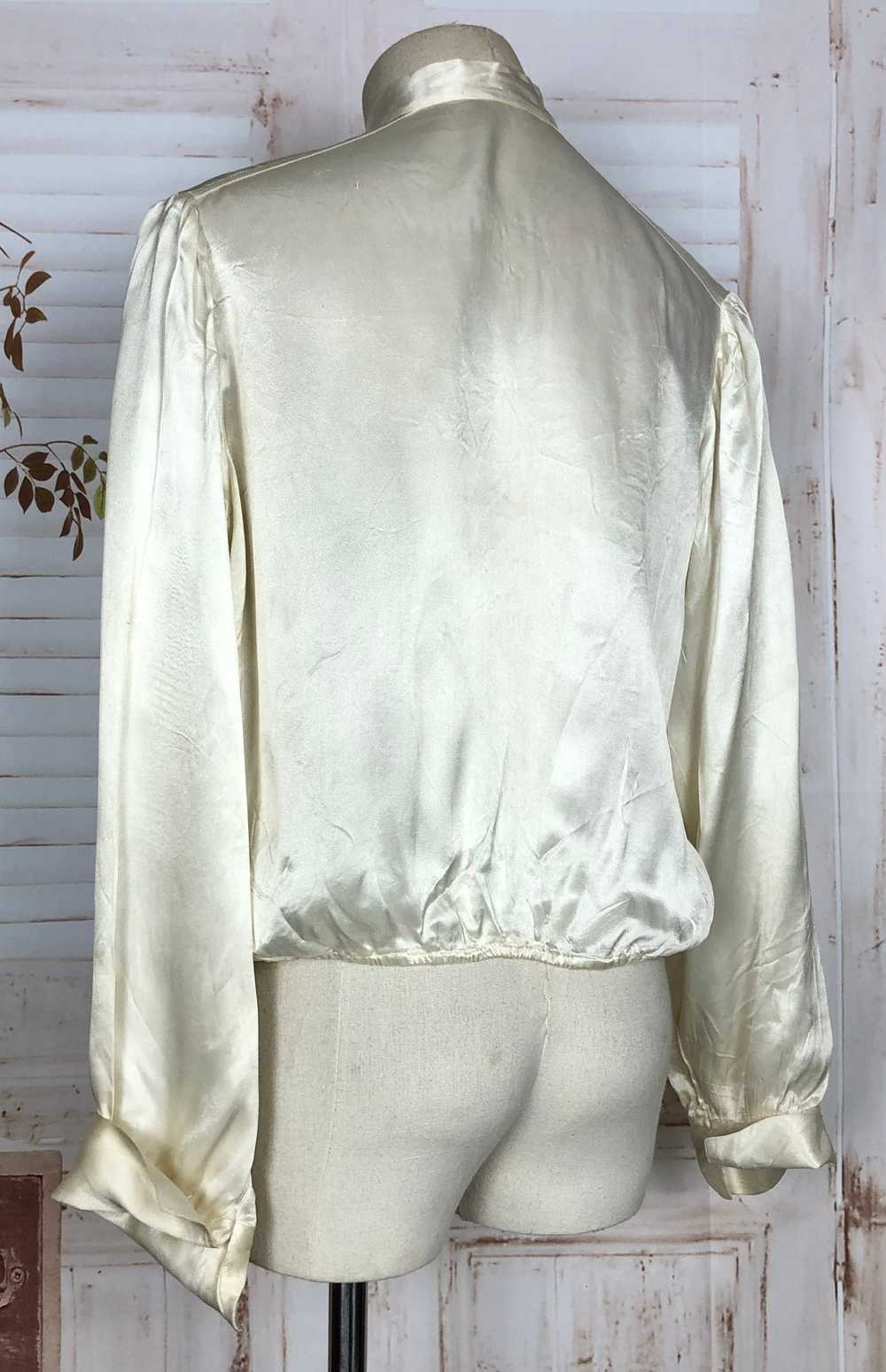 Stunning Original 1930s Vintage White Silk Satin … - image 6