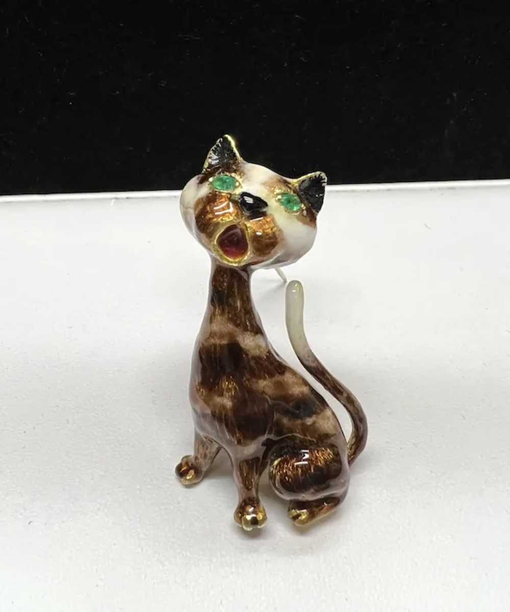 18k Yellow Gold Enamel Cat Brooch - image 5