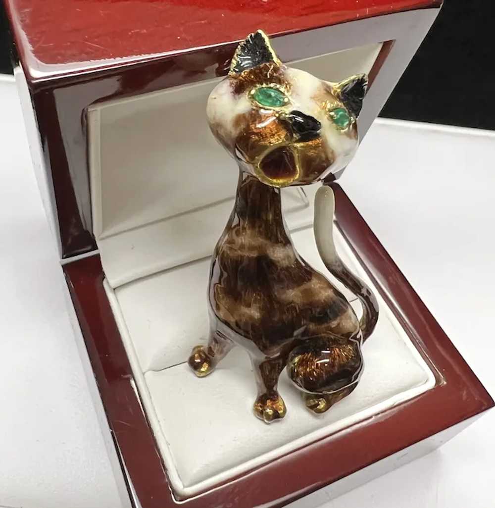 18k Yellow Gold Enamel Cat Brooch - image 7