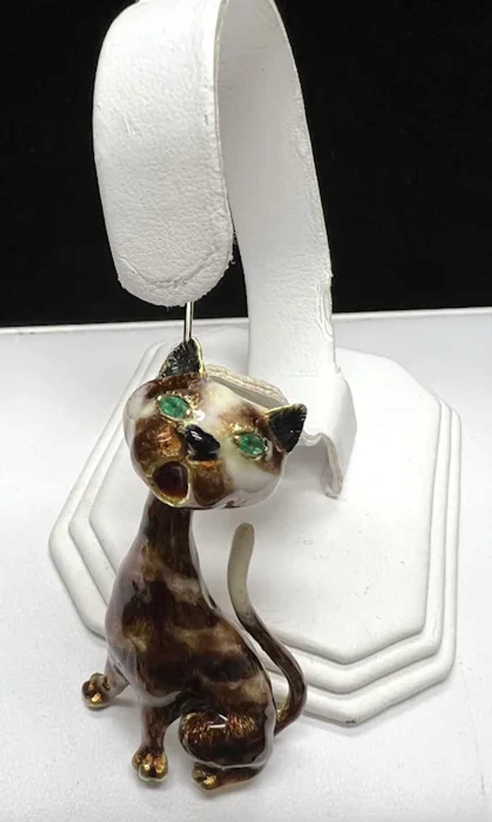 18k Yellow Gold Enamel Cat Brooch - image 9