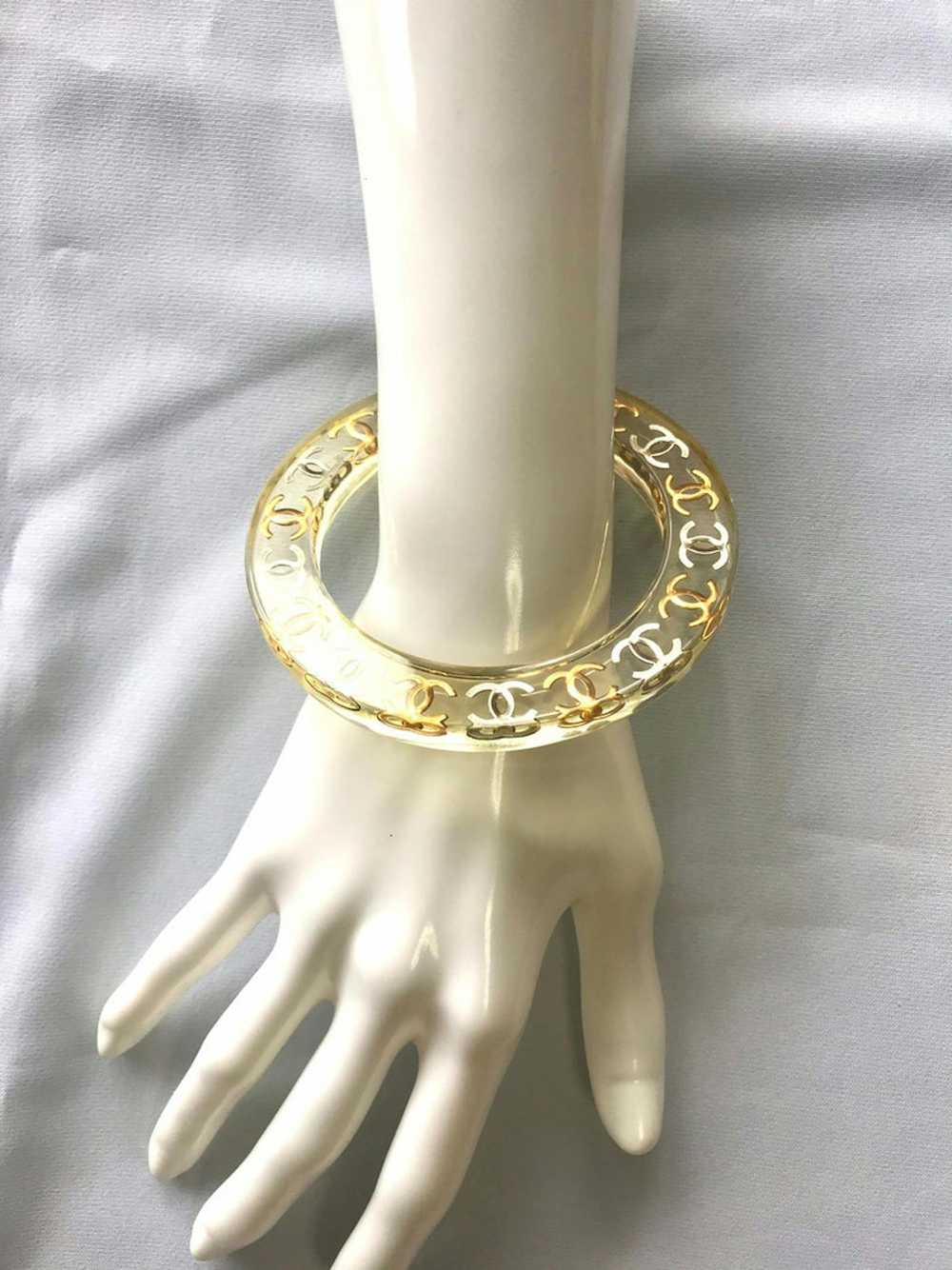 Chanel CHANEL Vintage resin bangle, bracelet with… - image 2