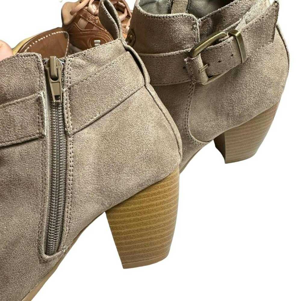 Designer Qupid Women Suede Mid Ankle Boots size 7M - image 3