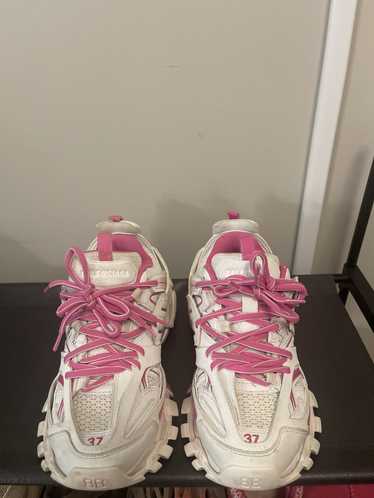 Balenciaga Women's Track Sneaker Worn Out in Pink/