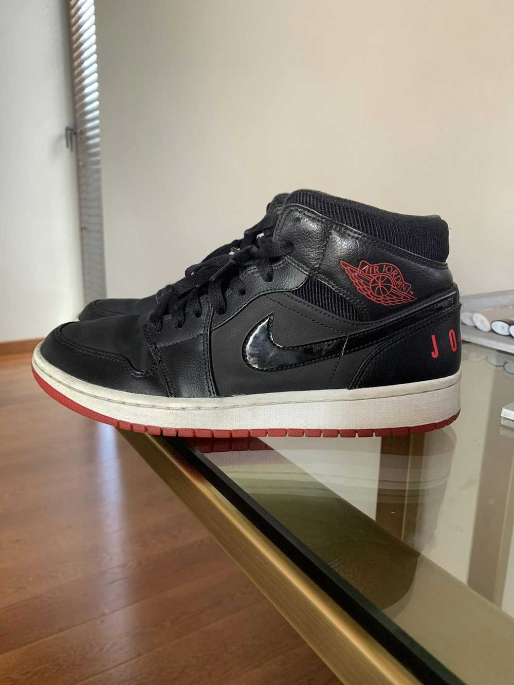 Jordan Brand Air Jordan 1 Retro Mid Bred - image 1