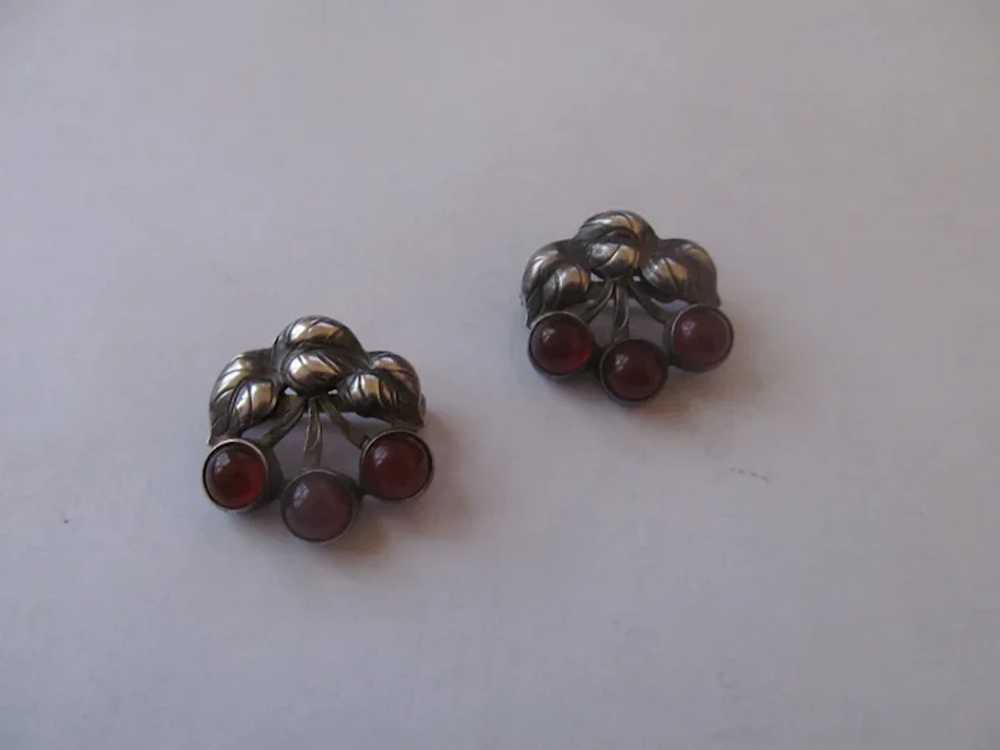 Two stunning Kalo Cherry brooches a must see - image 3