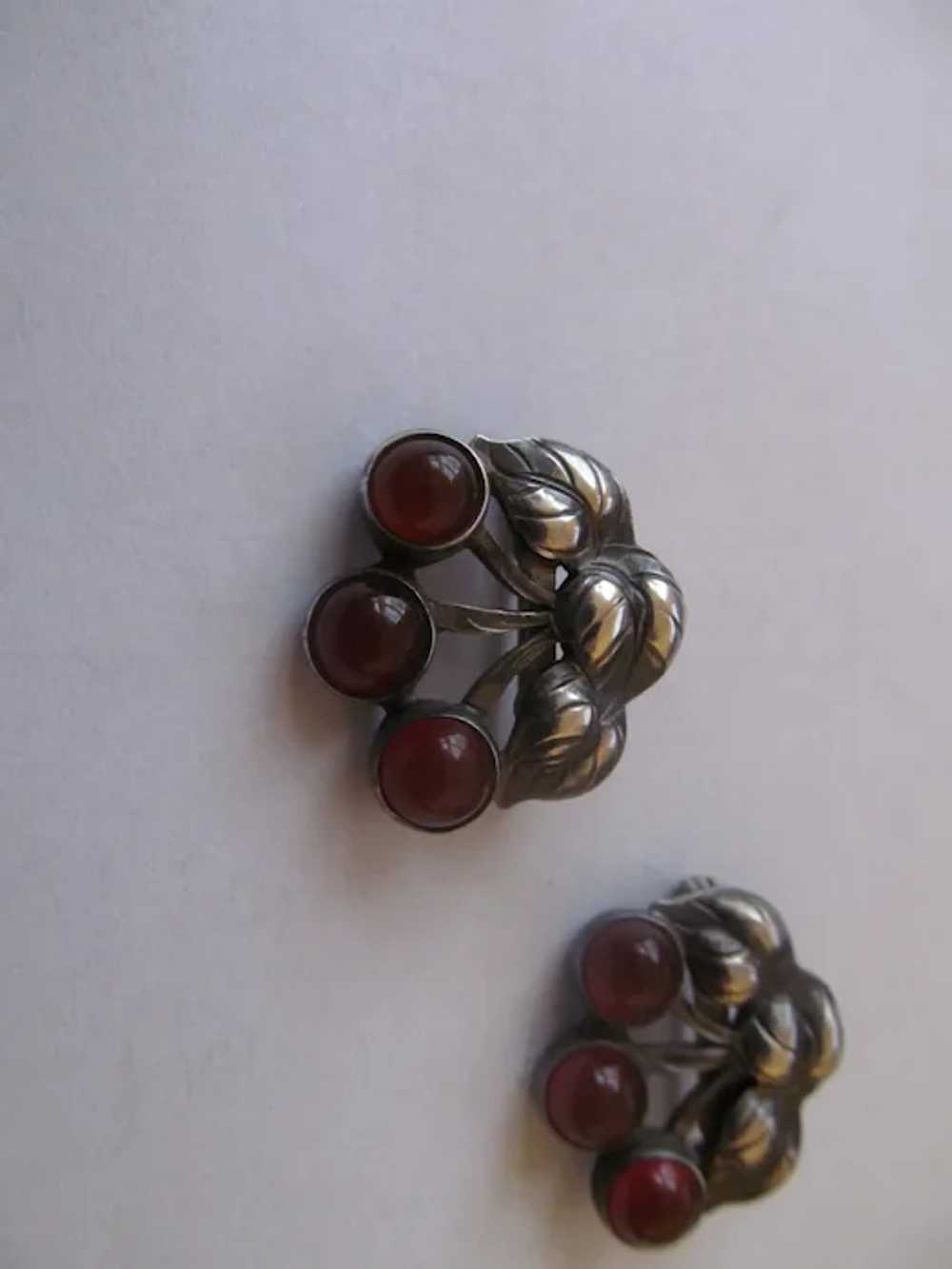 Two stunning Kalo Cherry brooches a must see - image 4