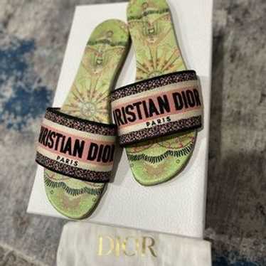 Dior アートプリント スライドサンダル 35 Dior アートプリント スライドサンダル 35 ディオールのサンダル