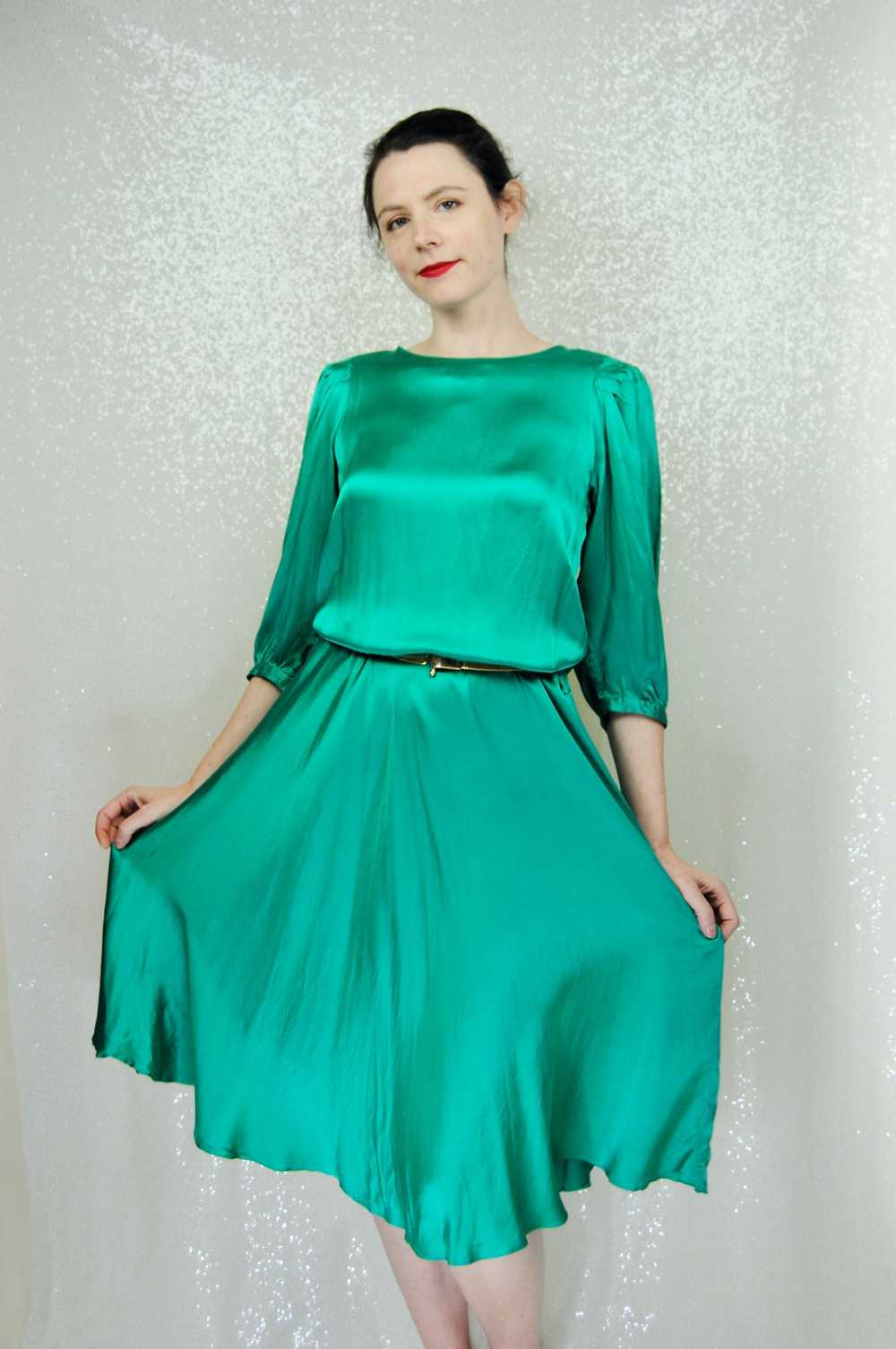 1980s Vintage Nora Noh Emerald Green Silk Dress -… - image 10