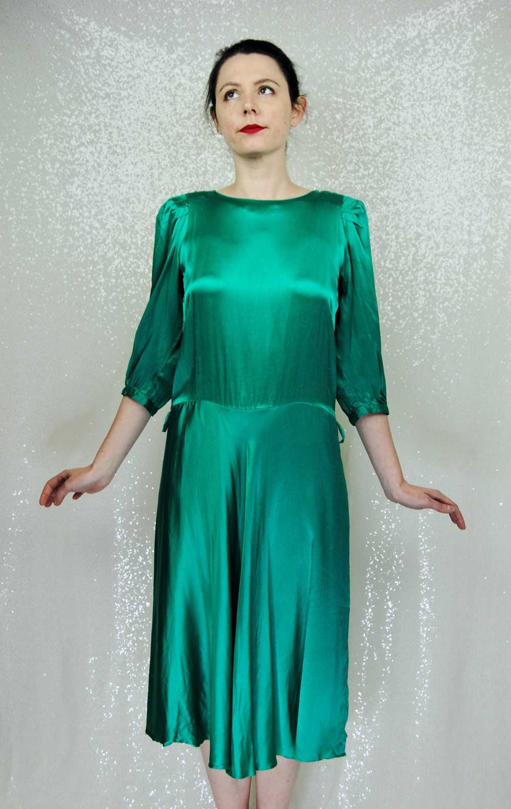 1980s Vintage Nora Noh Emerald Green Silk Dress -… - image 11