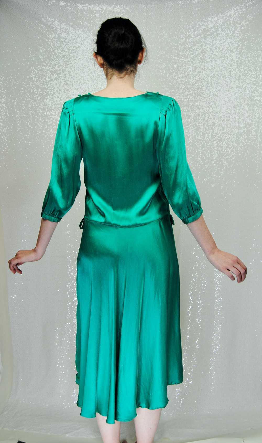 1980s Vintage Nora Noh Emerald Green Silk Dress -… - image 12