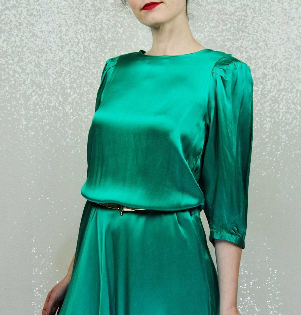 1980s Vintage Nora Noh Emerald Green Silk Dress -… - image 2