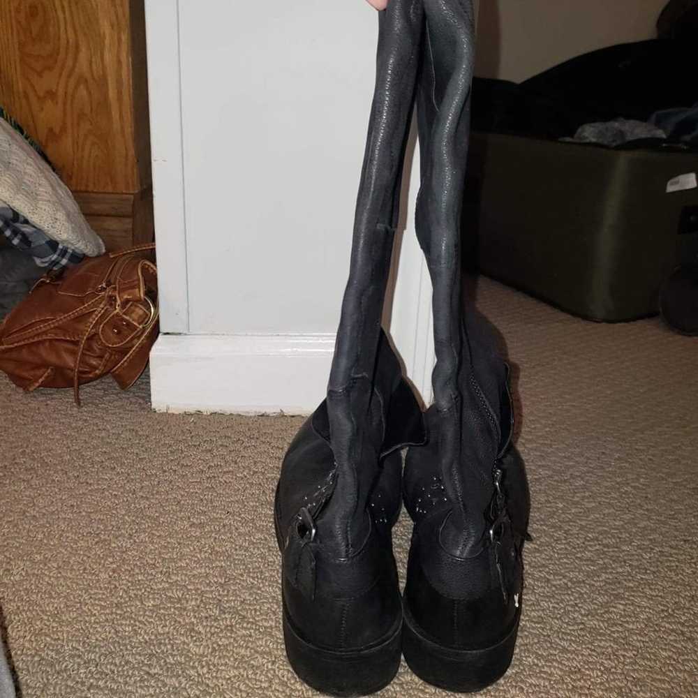 Boots size 9 1/2 - image 2