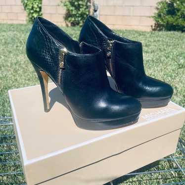 MICHAEL Michael Kors York Booties sz 6.5