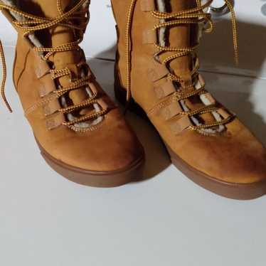 Timberland Wheat Lined Boots for Women. Size: 8. - image 1