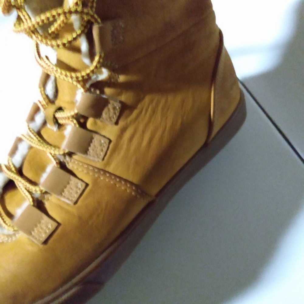 Timberland Wheat Lined Boots for Women. Size: 8. - image 3