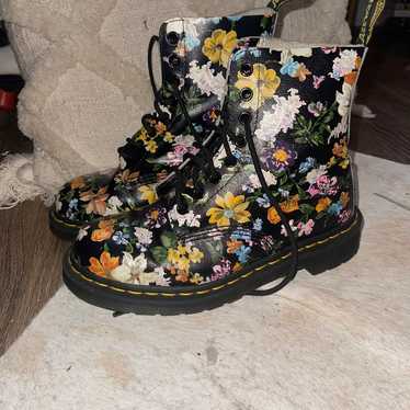 Vintage floral hot sale doc martens