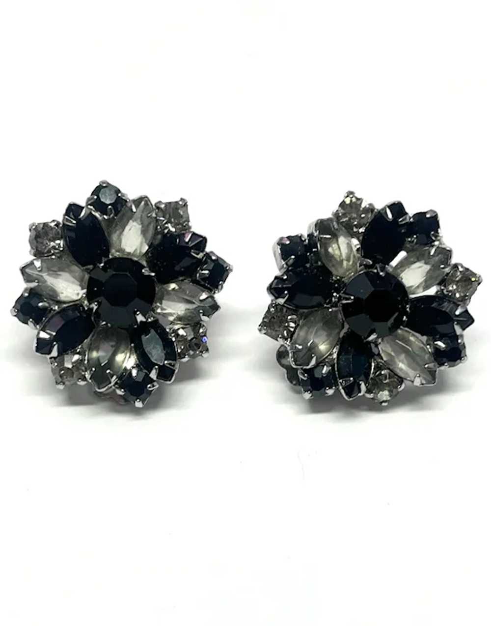 Vintage Black Glass Flower Earrings - image 4