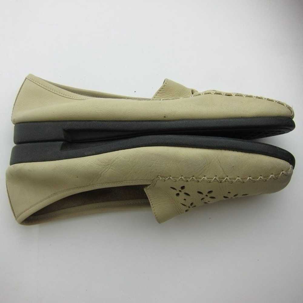 Vintage Aerosoles Cut out Beige Flats - image 4