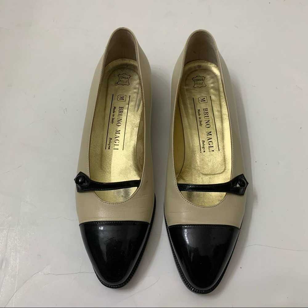 Bruno Magli Cap Toe Mary Jane Tan Black Vintage L… - image 2