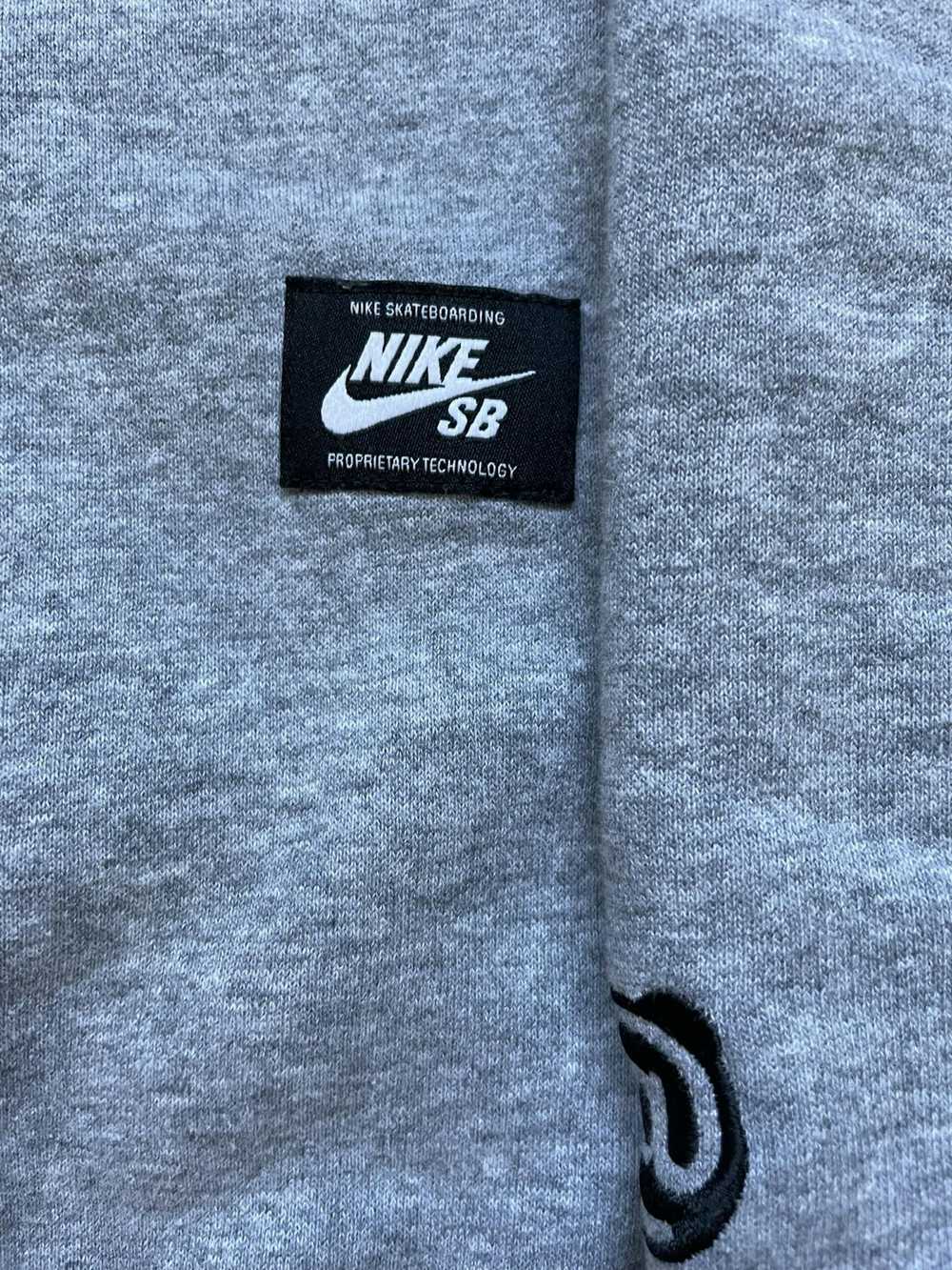 Nike Nike SB Medicom Hoodie Large Pullover Be@rbr… - image 11