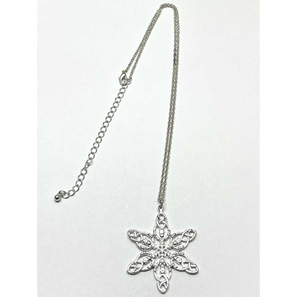 Vintage Vintage Snowflake Pendant Necklace - image 1