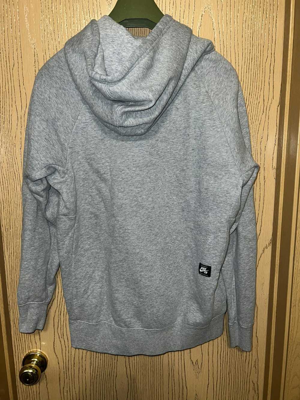 Nike Nike SB Grey Gator Hoodie Size Large - image 3