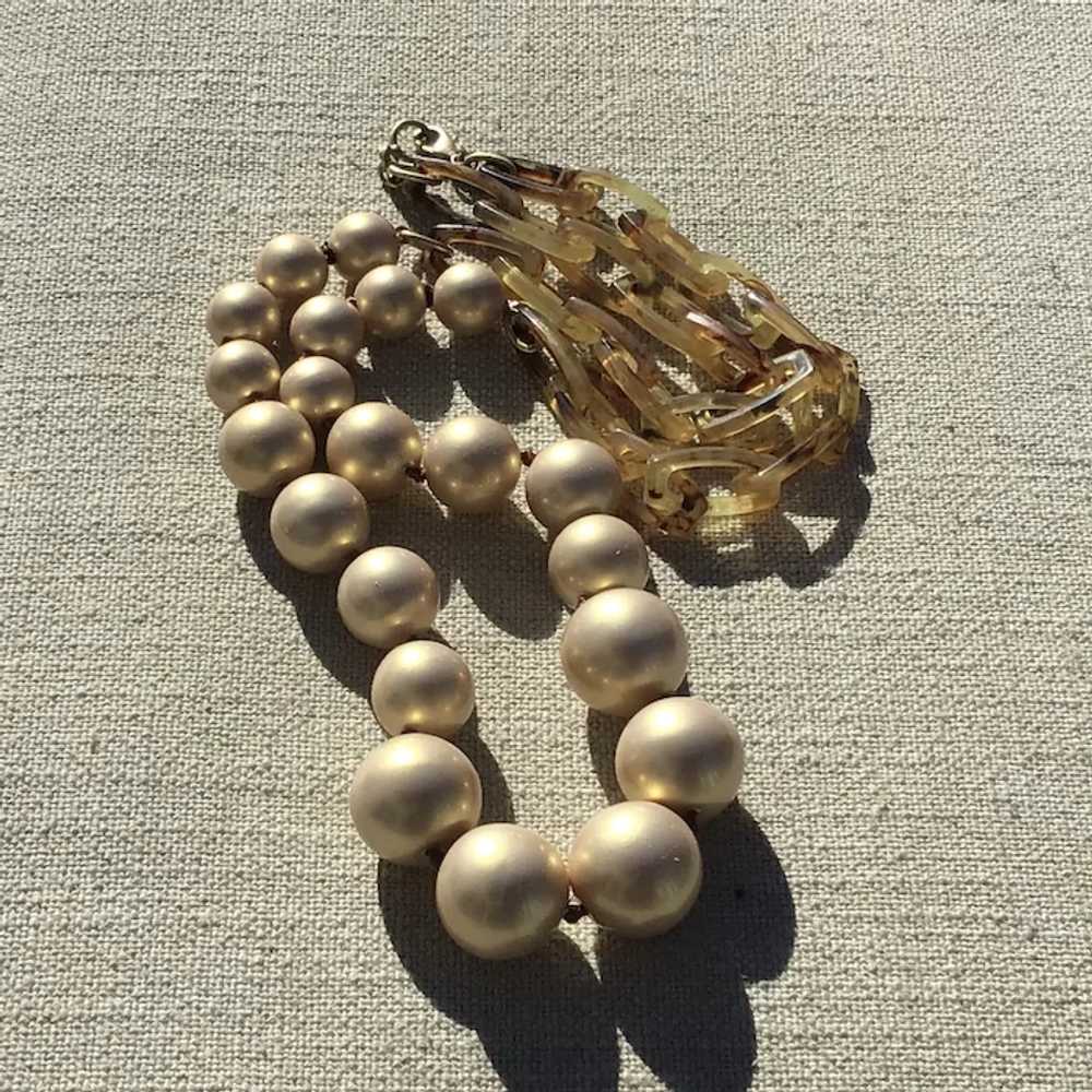 Carolee Gold Tone Faux Pearl Faux Tortise Shell N… - image 2